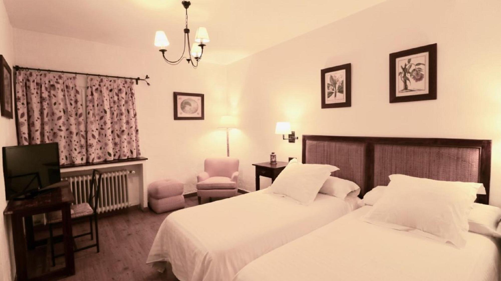 Casona De Navalmedio Hotell Cercedilla Rum bild