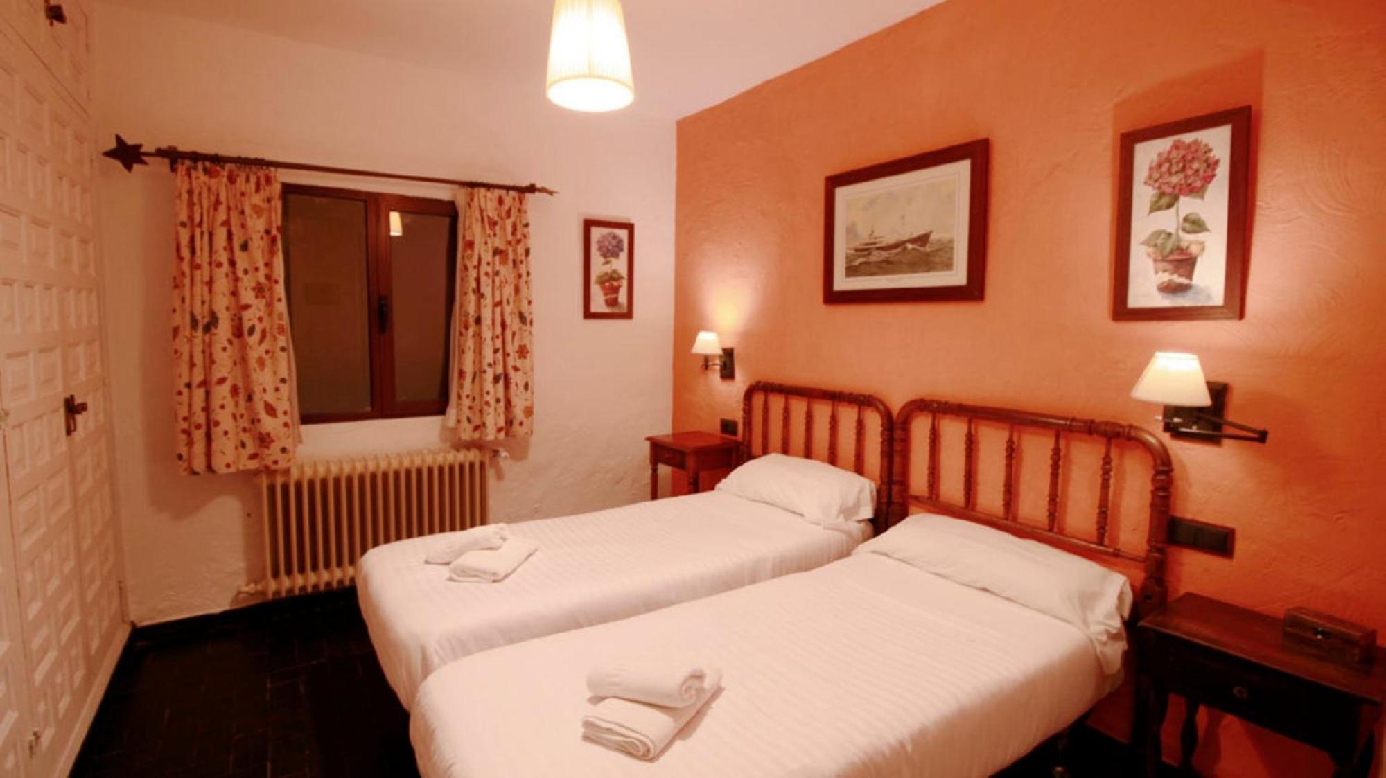 Casona De Navalmedio Hotell Cercedilla Rum bild