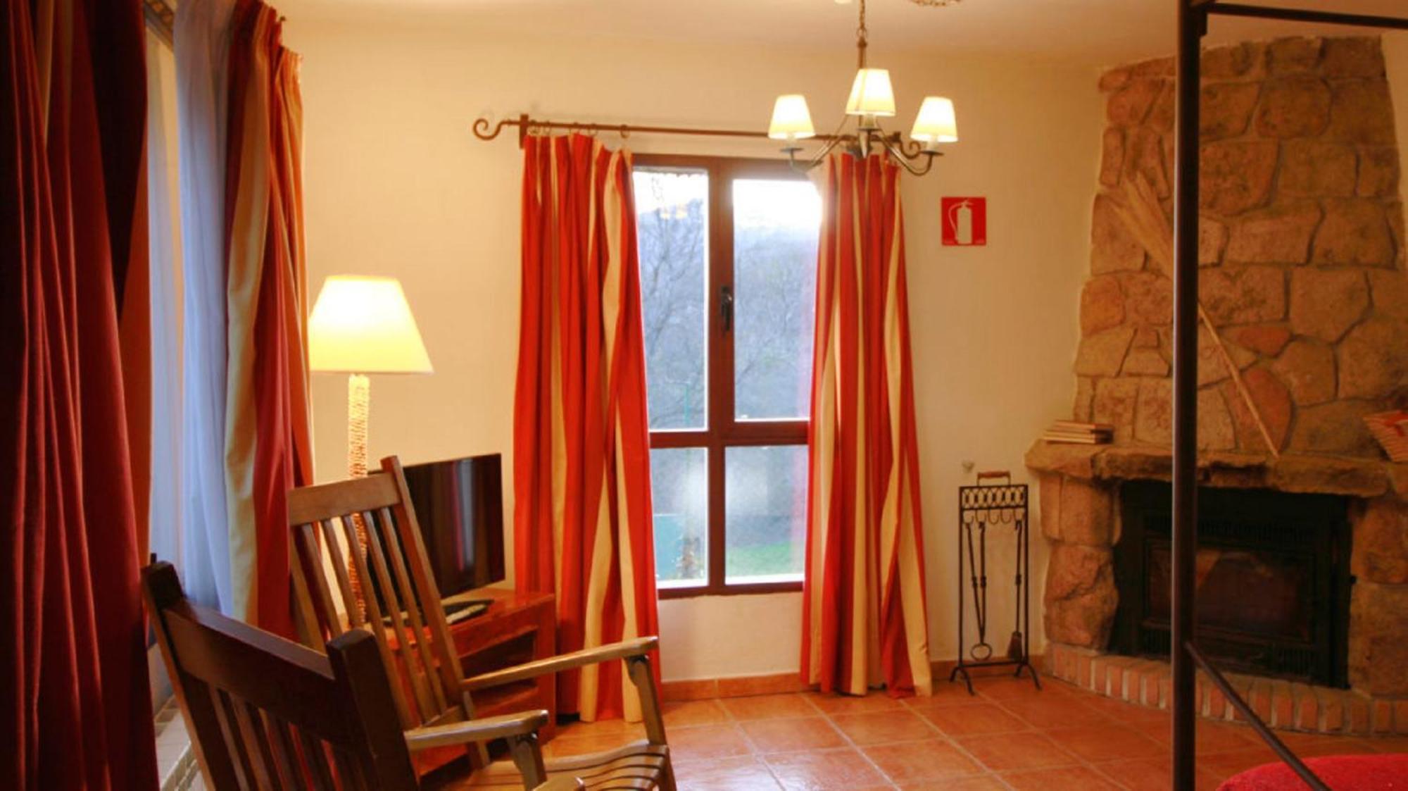 Casona De Navalmedio Hotell Cercedilla Rum bild